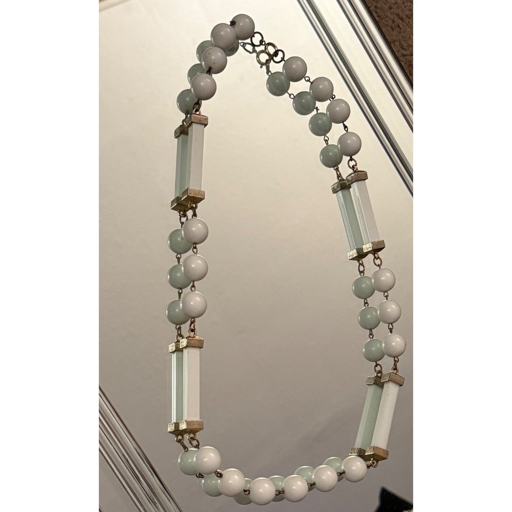 Vintage‎ White Beaded Necklace Gold Tone Rectangular Bar Accents